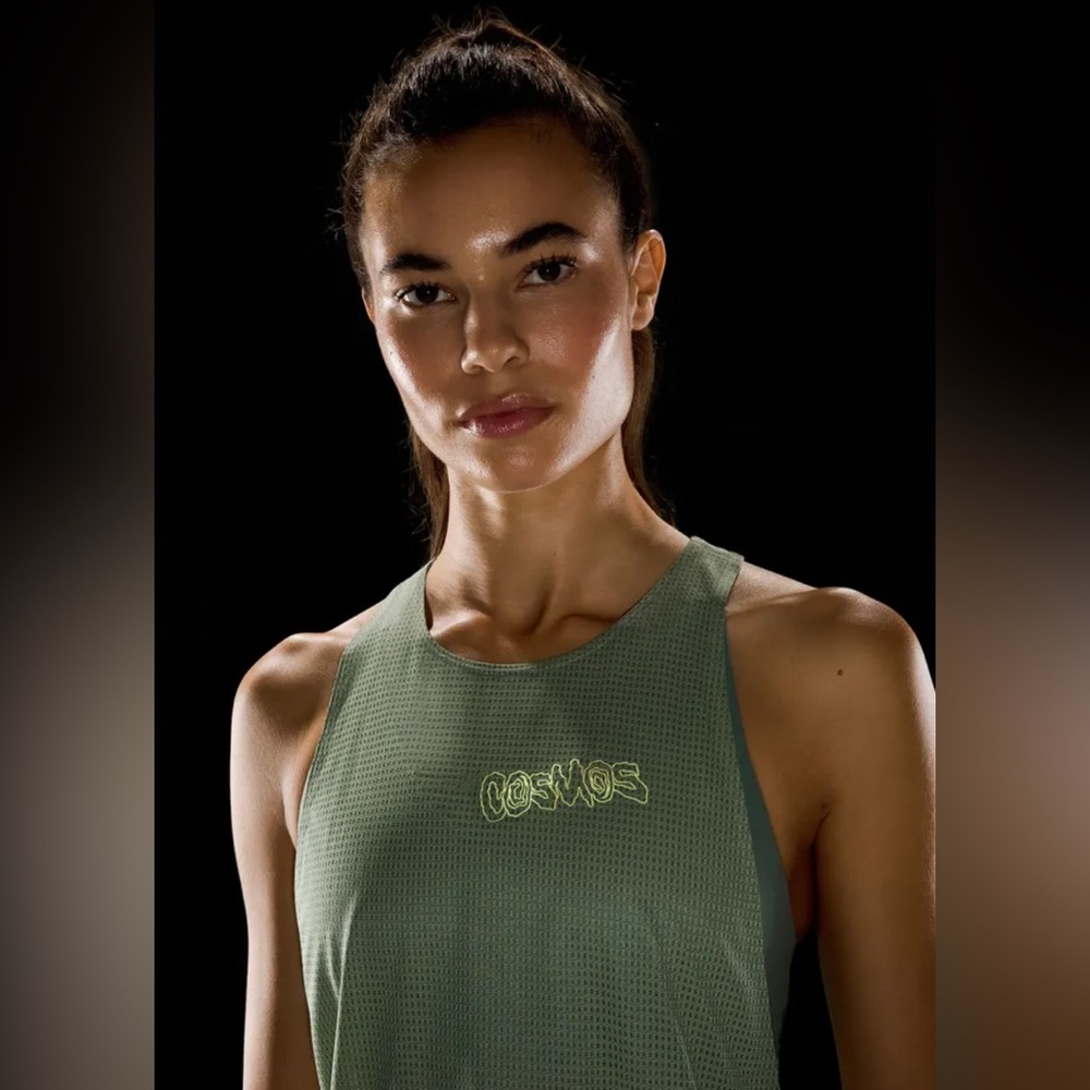 Lululemon LAB Grid Mesh Training Tank
Top *Graphic Creamy Mint